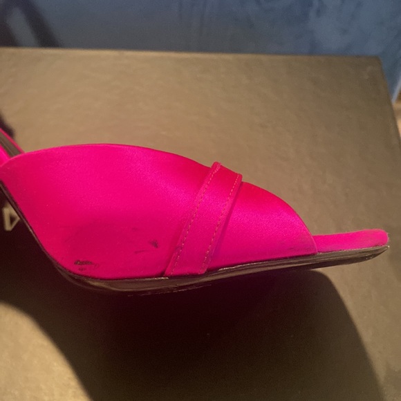 VERSACE
Medusa Medallion Ankle-Strap Sandals - Picture 6 of 8